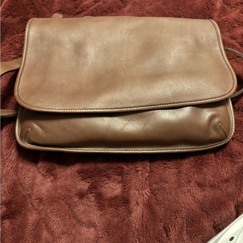 Coach VINTAGE Authentic Chocolate Brown LeatherHippie Flap Crossbody Saddle Bag